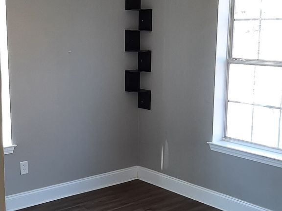 2nd image of 553 Griffin St NW