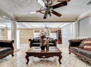 1946 Ridgemore Dr, Houston, TX 77055