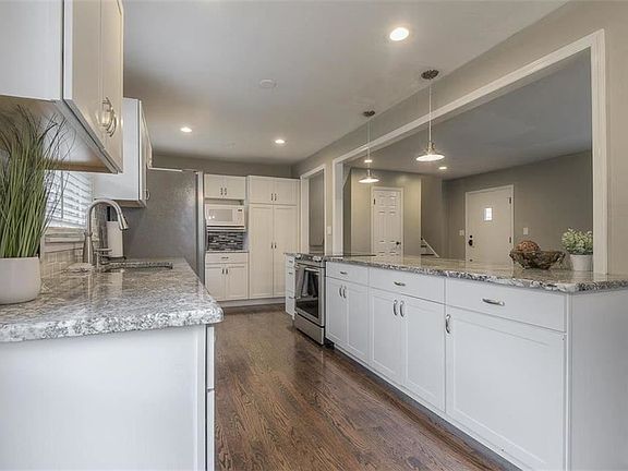 3rd image of 8813 Benson Dr