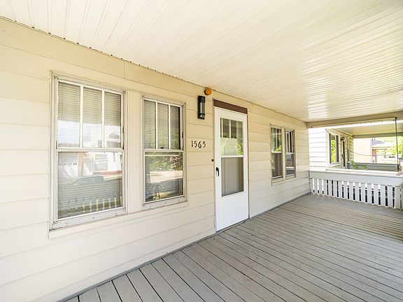 3rd image of 1565 Oak St #1