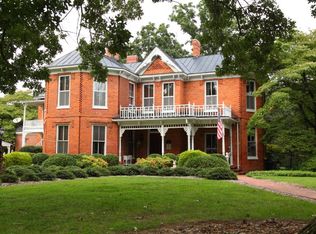 105 6th St, Clarksville, VA 23927