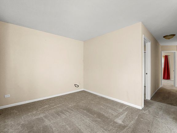 4th image of 15234 Dante Ave