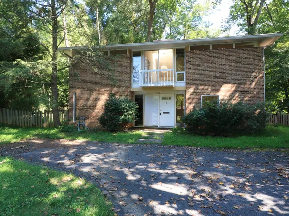6609 Selkirk Dr, Bethesda, MD 20817