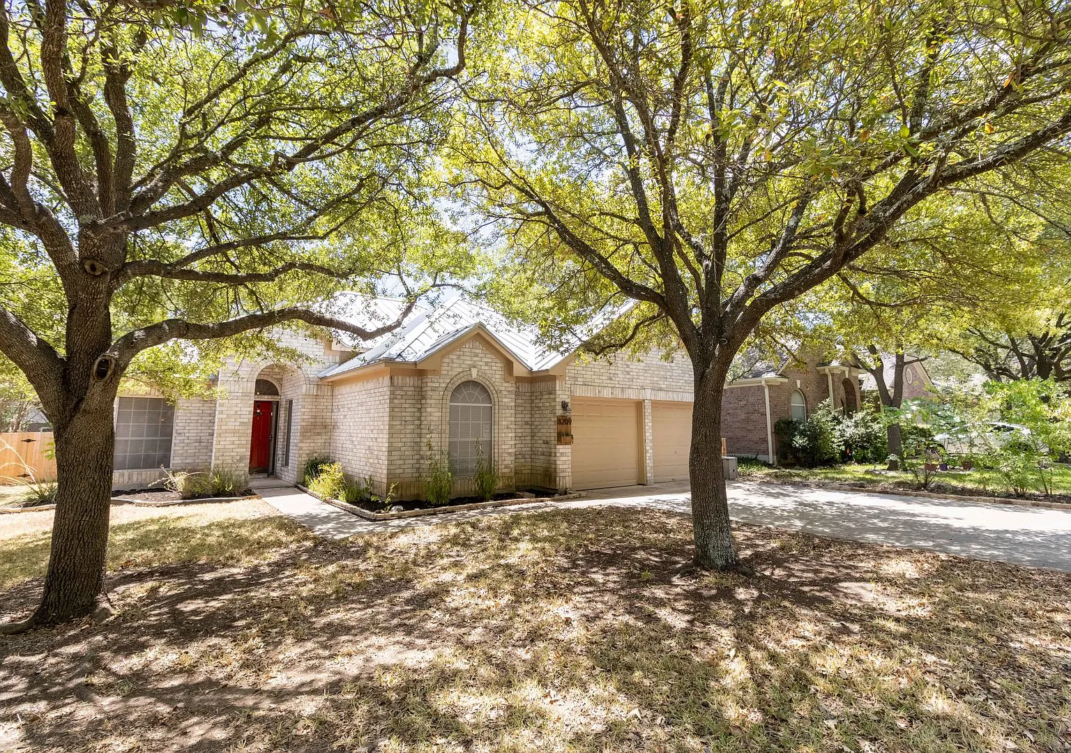 4 bedroom, 2 bathroom home in South Austin! — Photo 1