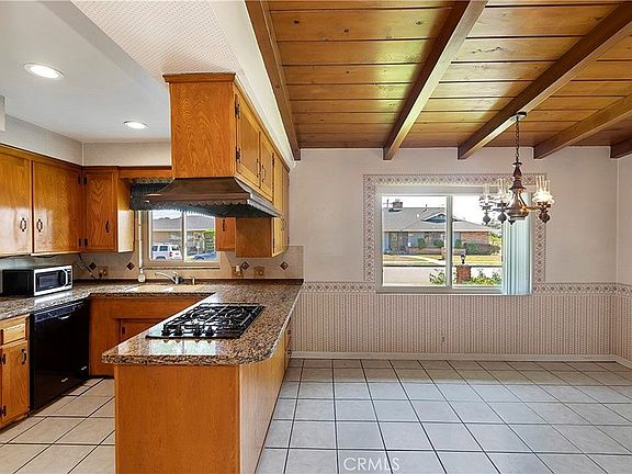 5th image of 1265 E Live Oak Dr #1