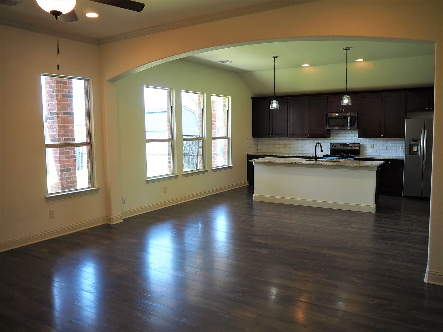 4 Bed 3 Bath home in Sanger — Photo 3
