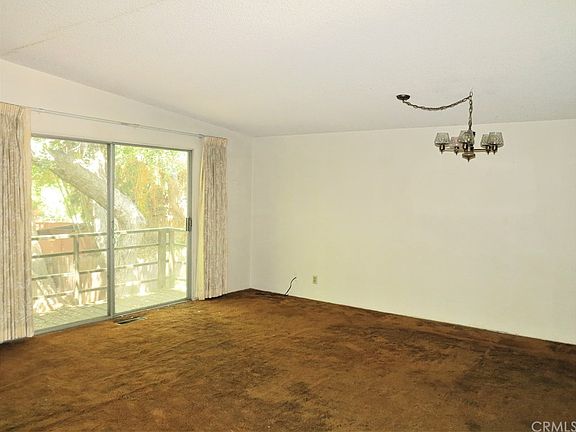 2nd image of 425 Fremont Ln