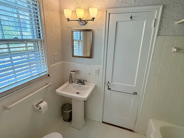 1733 Glenwood Rd — Photo 14