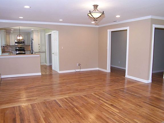 5th image of 53 Village Hill Dr