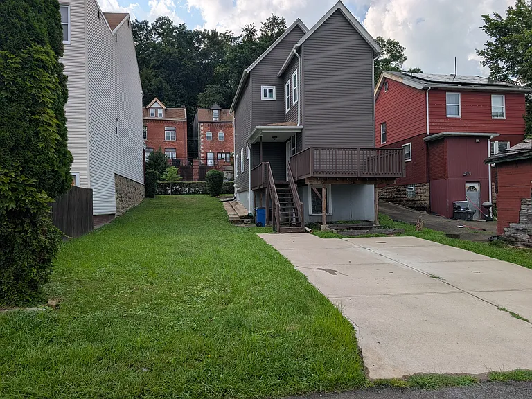 1860 Morningside Ave — Photo 12