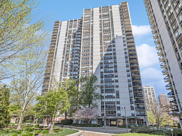 1360 N Sandburg Ter APT 604C, Chicago, IL 60610