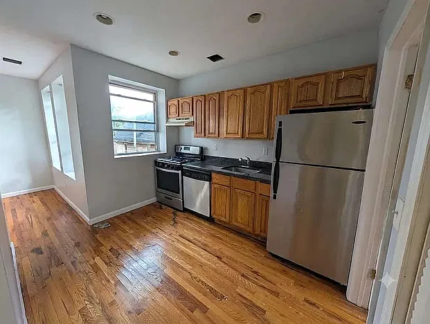 223 Hawthorne Ave #223
