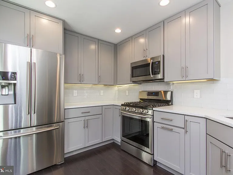 716 S Sartain St #2 — Photo 3