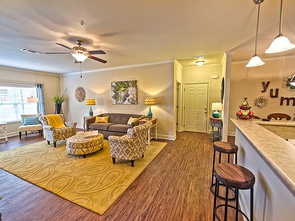 4th image of 101 Halton Dr #1701