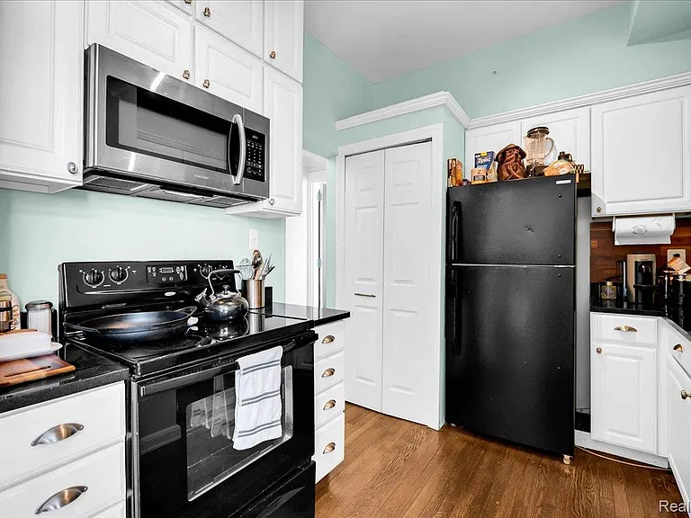 2900 E Jefferson Ave #D201 — Photo 10