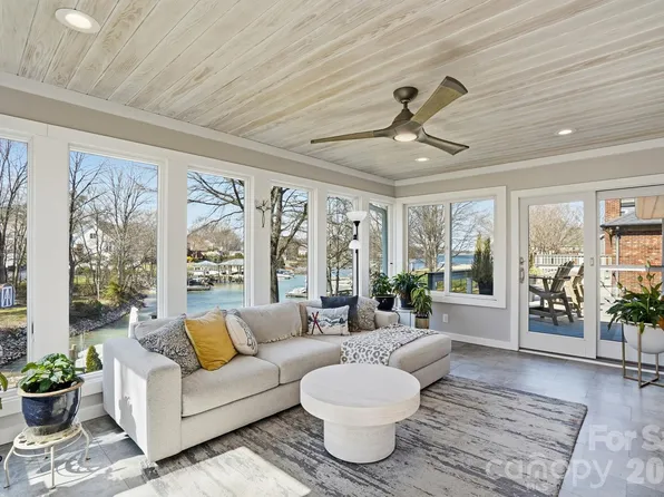 21037 Norman Shores Dr, Cornelius, NC 28031