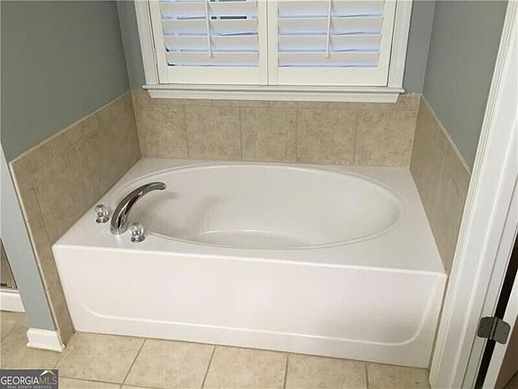 5th image of 500 Papillion Trce