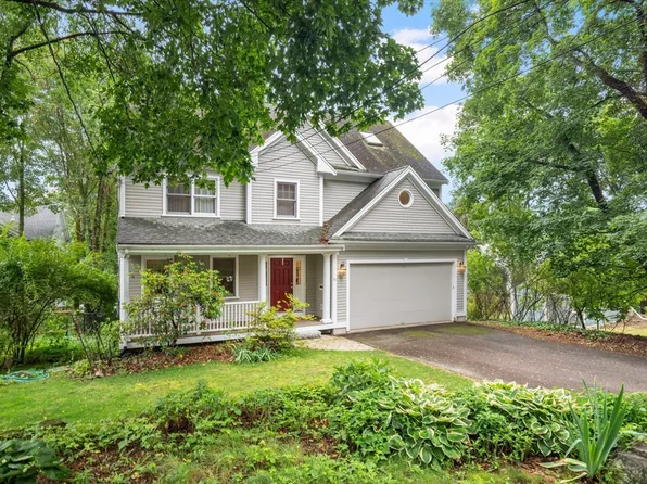 51 Vine St, Lexington, MA 02420