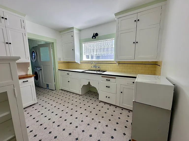 914 Slater St — Photo 7