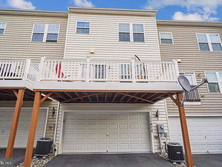 11672 Emerald Green Dr — Photo 4