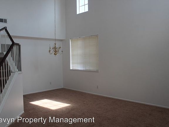 3rd image of 3329 Clover Pl