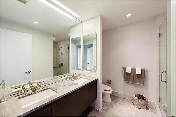 Rented by Douglas Elliman | media 33