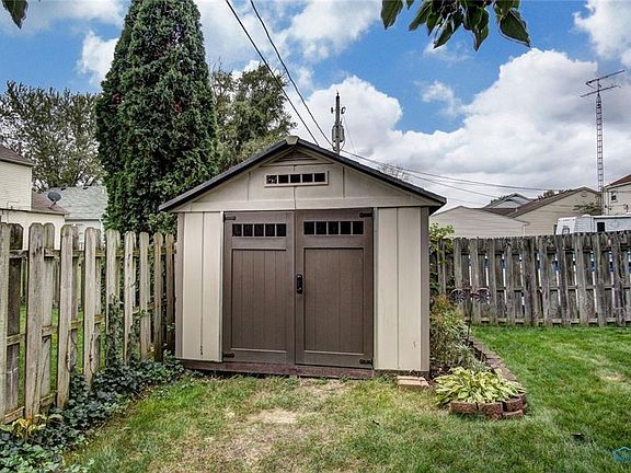 5th image of 6049 White Oak Dr