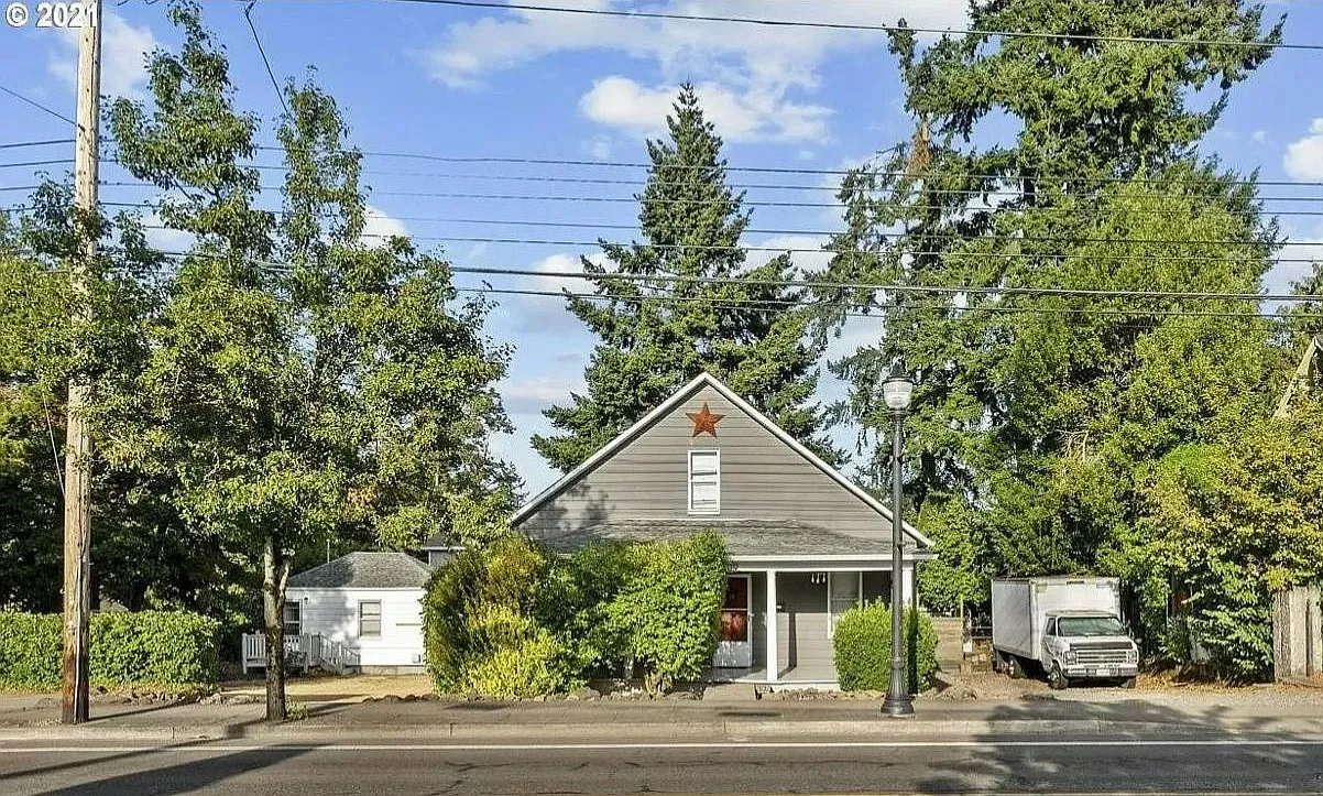 809 Molalla Ave — Photo 1