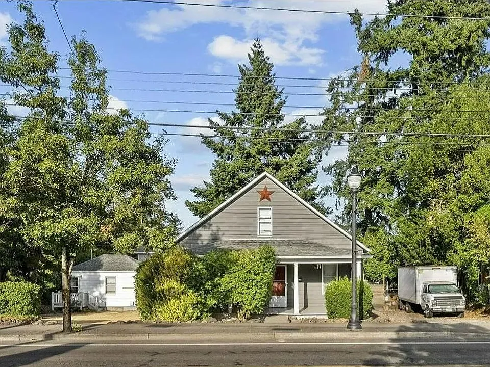 809 Molalla Ave