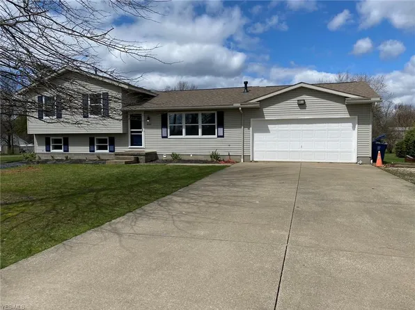 4207 Helmick Rd, Barberton, OH 44203