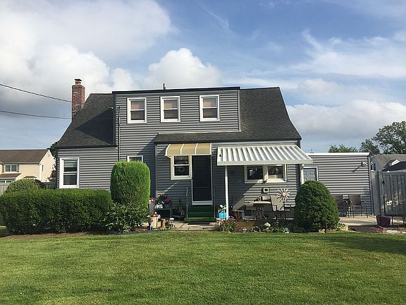 5th image of 35 Walsh Ln