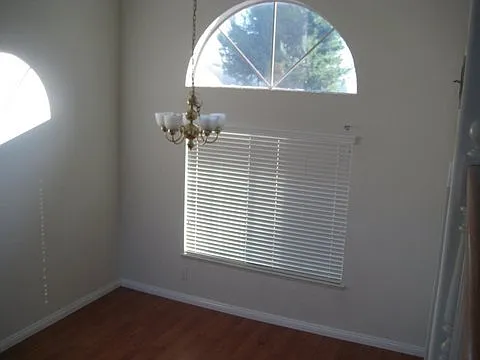 562 Athens St — Photo 8