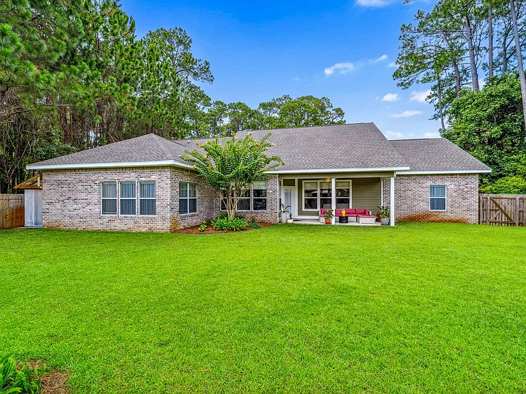 615 Shore Dr — Photo 16