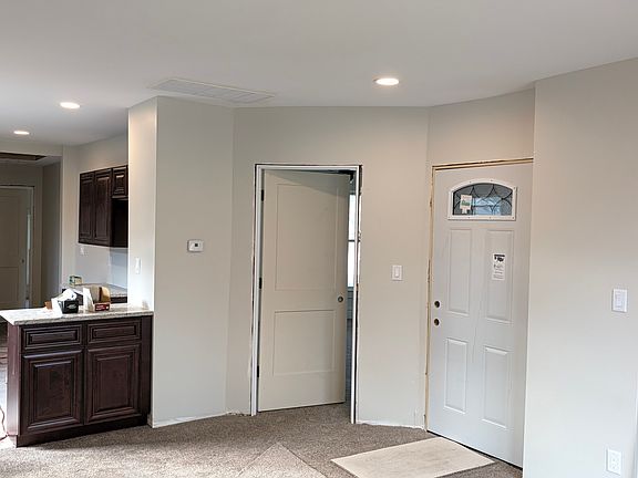 3rd image of 407 Grant Pl #2