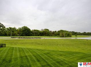 10529 N 152nd Avenue Cir, Bennington, NE 68007
