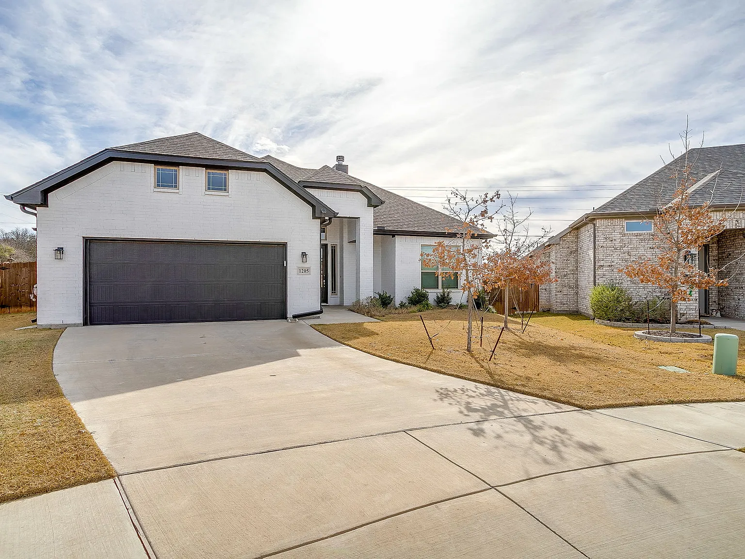 3 bed, 2048 sqft, $3,600 — Photo 2