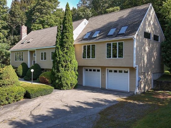 56 Walker St, Marlborough, MA 01752