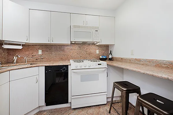 Rented by R New York | media 29