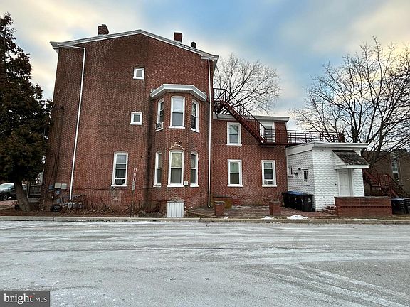 3rd image of 1415 Dekalb St