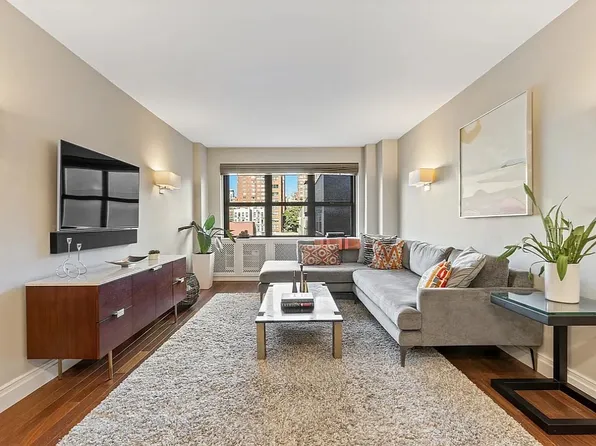 240 E 76th St APT 6V, New York, NY 10021
