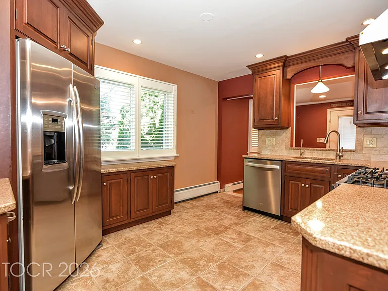 24 Maple Ave #1 — Photo 8