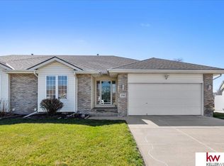 2701 Fountain Cir, Plattsmouth, NE 68048