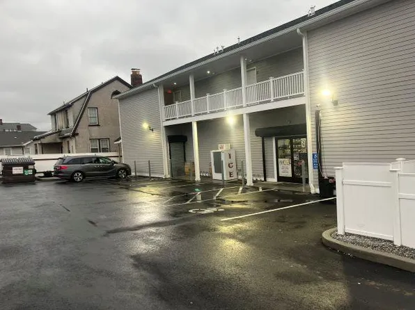 1636 Dixwell Ave #2, Hamden, CT 06514