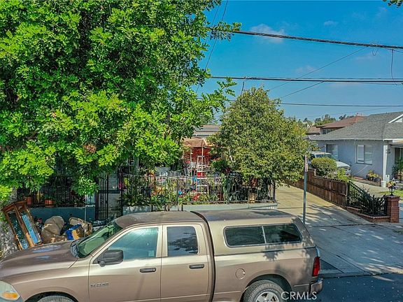 4th image of 1621 Murchison St
