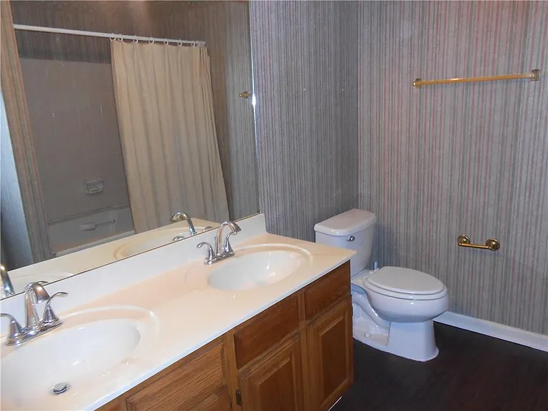 1135 Country Club Pl NW — Photo 10