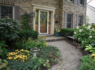 2207 Embden Ln, Wheaton, IL 60189