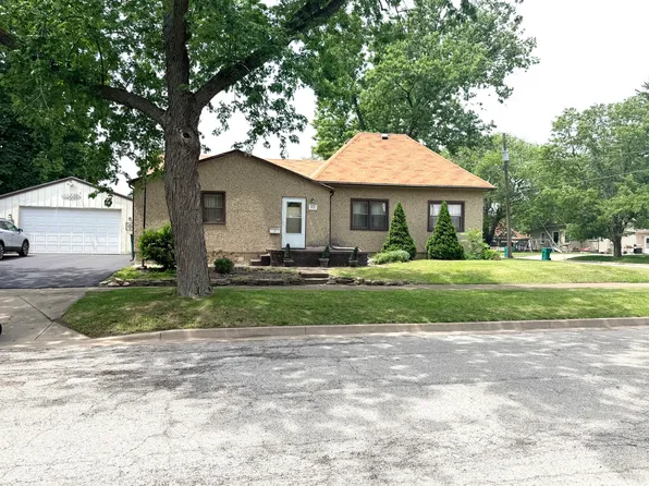 912 N Monroe St, Streator, IL 61364