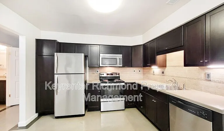10800 Smithers Ct — Photo 5