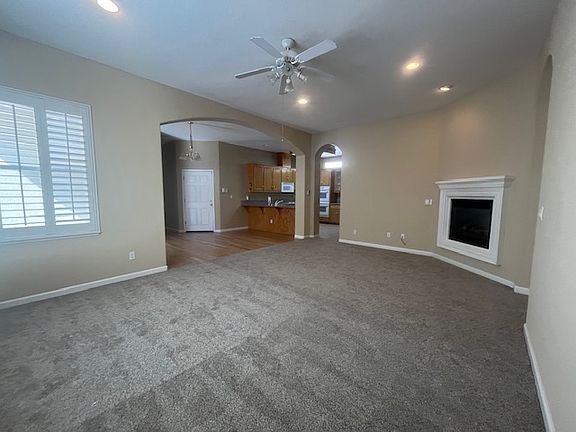 4th image of 427 Sea Cove Dr