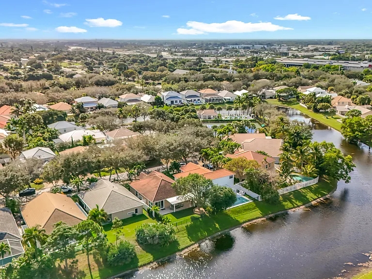 1143 Canoe Point — Photo 4